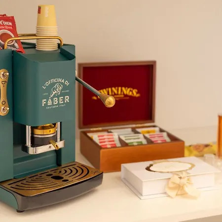 Elite Vatican Refuge * ローマ