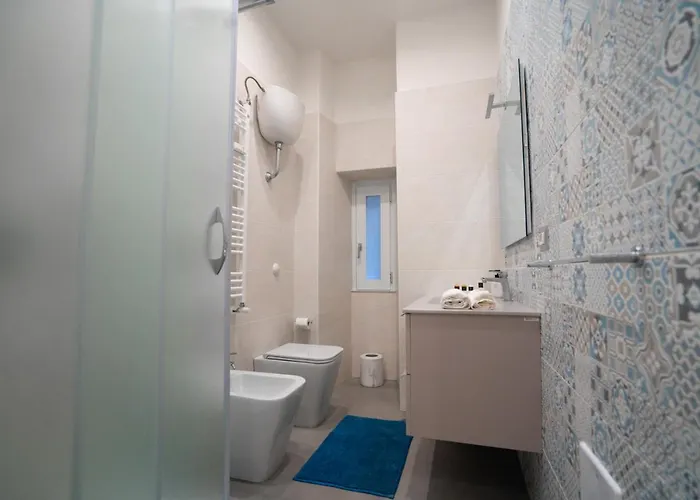 Elite Vatican Refuge * Rom